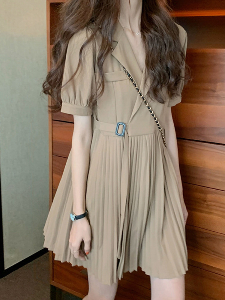 夏季新款赫本风小众复古西装设计感百褶连衣裙