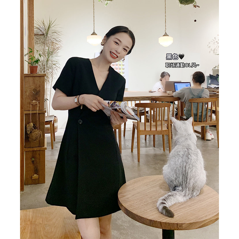 夏季新款法式收腰设计感白色裙子气质显瘦V领西装连衣裙