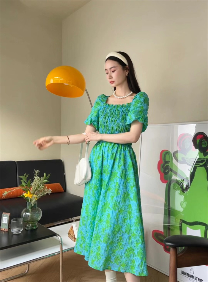 夏新款韩版时尚温柔风碎花连衣裙女泡泡袖中长裙