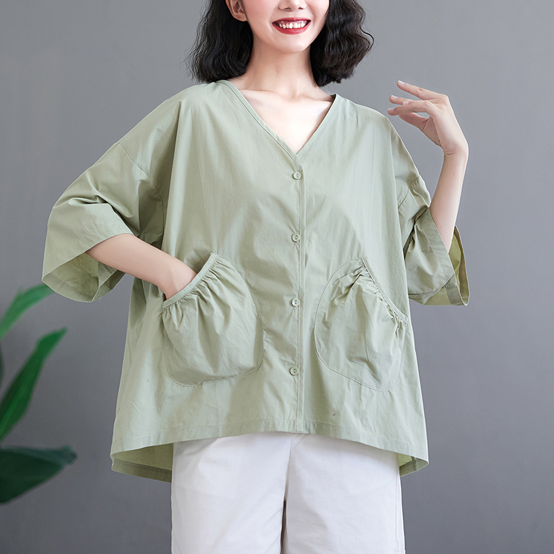 大码女装夏季韩版V领中袖大口袋甜美衬衫女宽松休闲显瘦百搭小衫