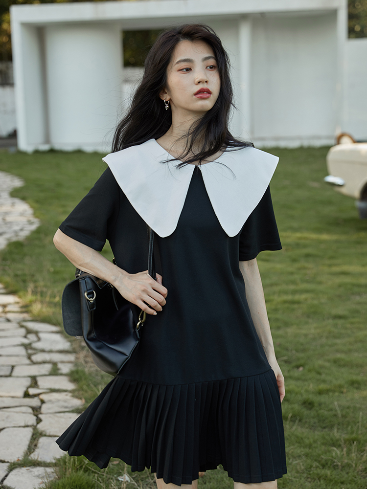 新款黑色气质娃娃领设计感小众法式茶歇赫本风连衣裙女夏