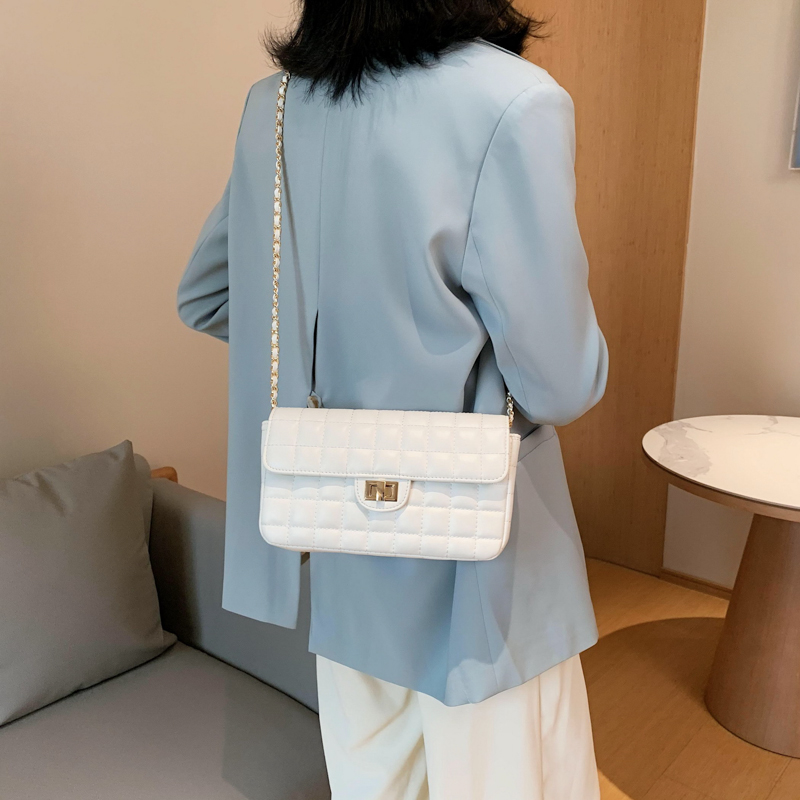 新款韩版百搭斜挎包时尚简约链条小方包