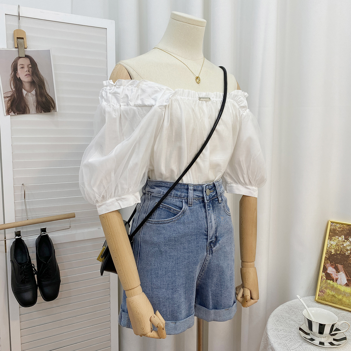 法式锁骨一字肩天丝衬衫女夏宽松遮肉网纱泡泡袖洋气小衫独特上衣