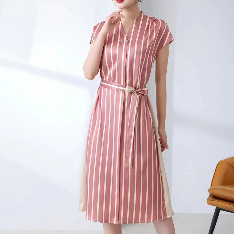 缎面真丝连衣裙夏新款V领宽松直筒醋酸拼接竖条纹裙子
