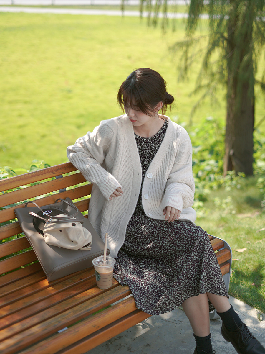 加厚日系复古宽松麻花纯色针织开衫