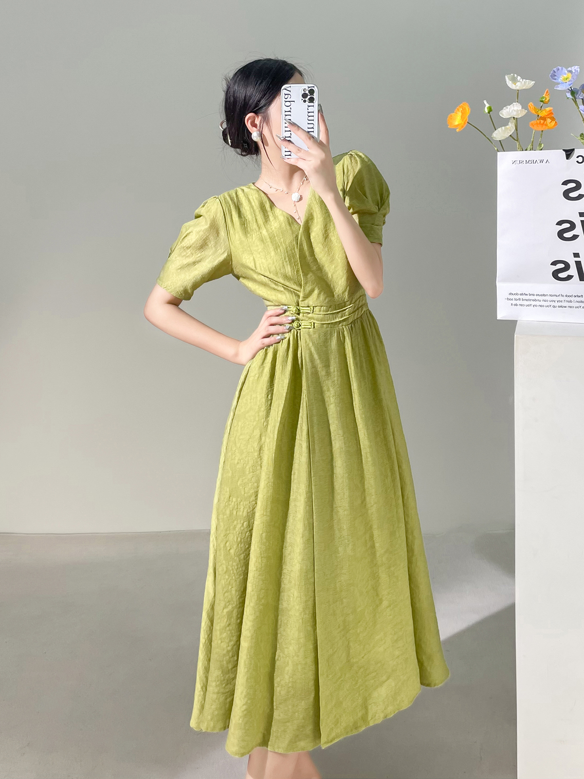 别致惊艳绿色法式气质连衣裙子收腰显瘦